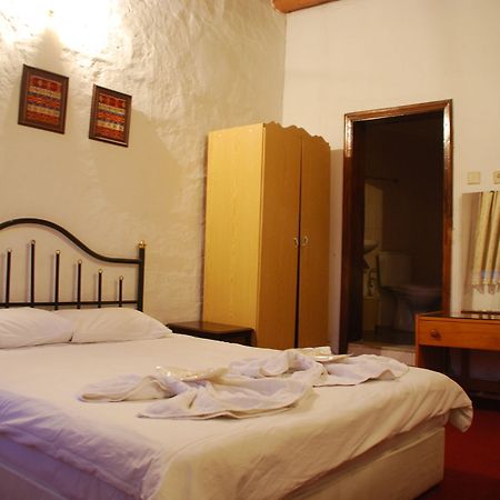 Yasin'S Place Backpackers Cave Hostel Goreme Exterior photo
