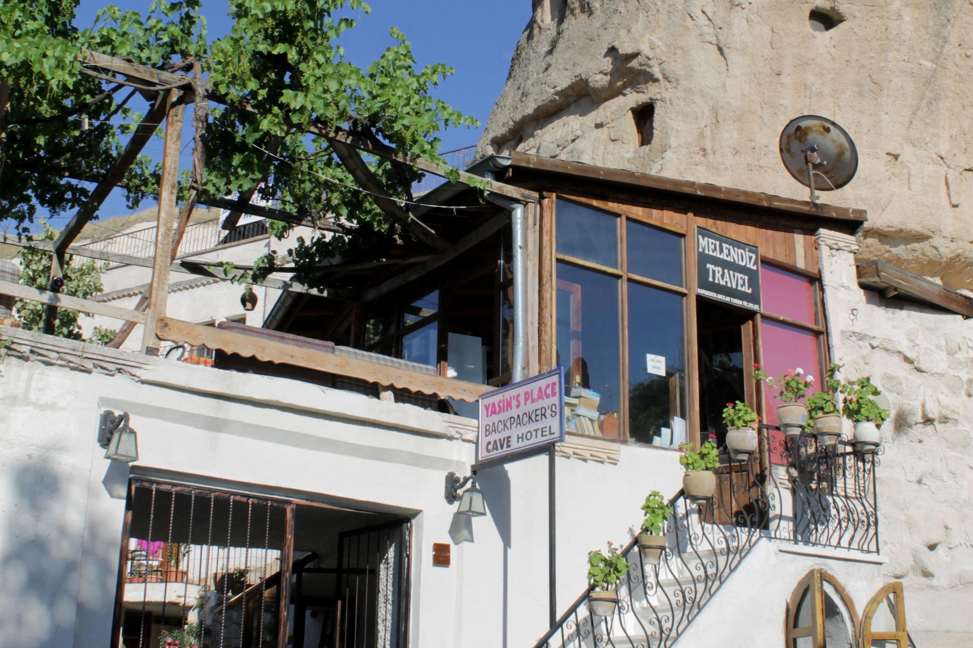 Yasin'S Place Backpackers Cave Hostel Goreme Exterior photo