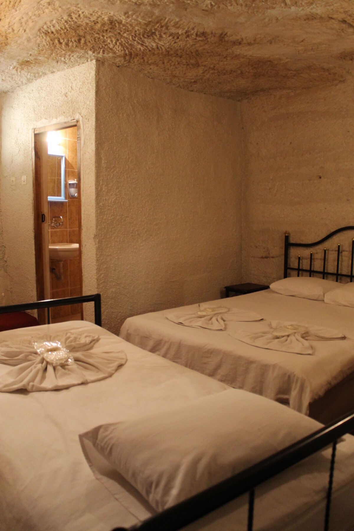 Yasin'S Place Backpackers Cave Hostel Goreme Exterior photo