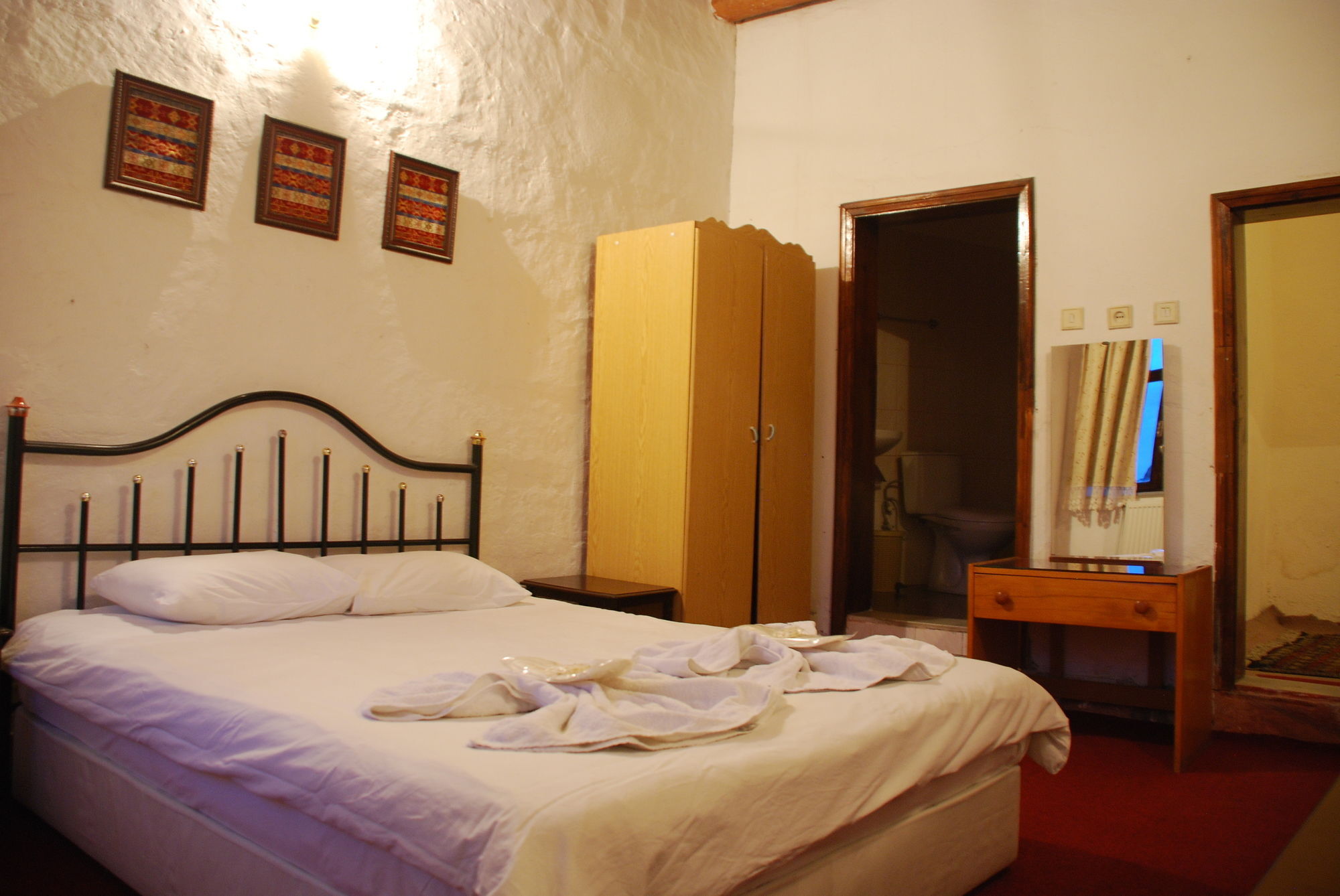 Yasin'S Place Backpackers Cave Hostel Goreme Exterior photo