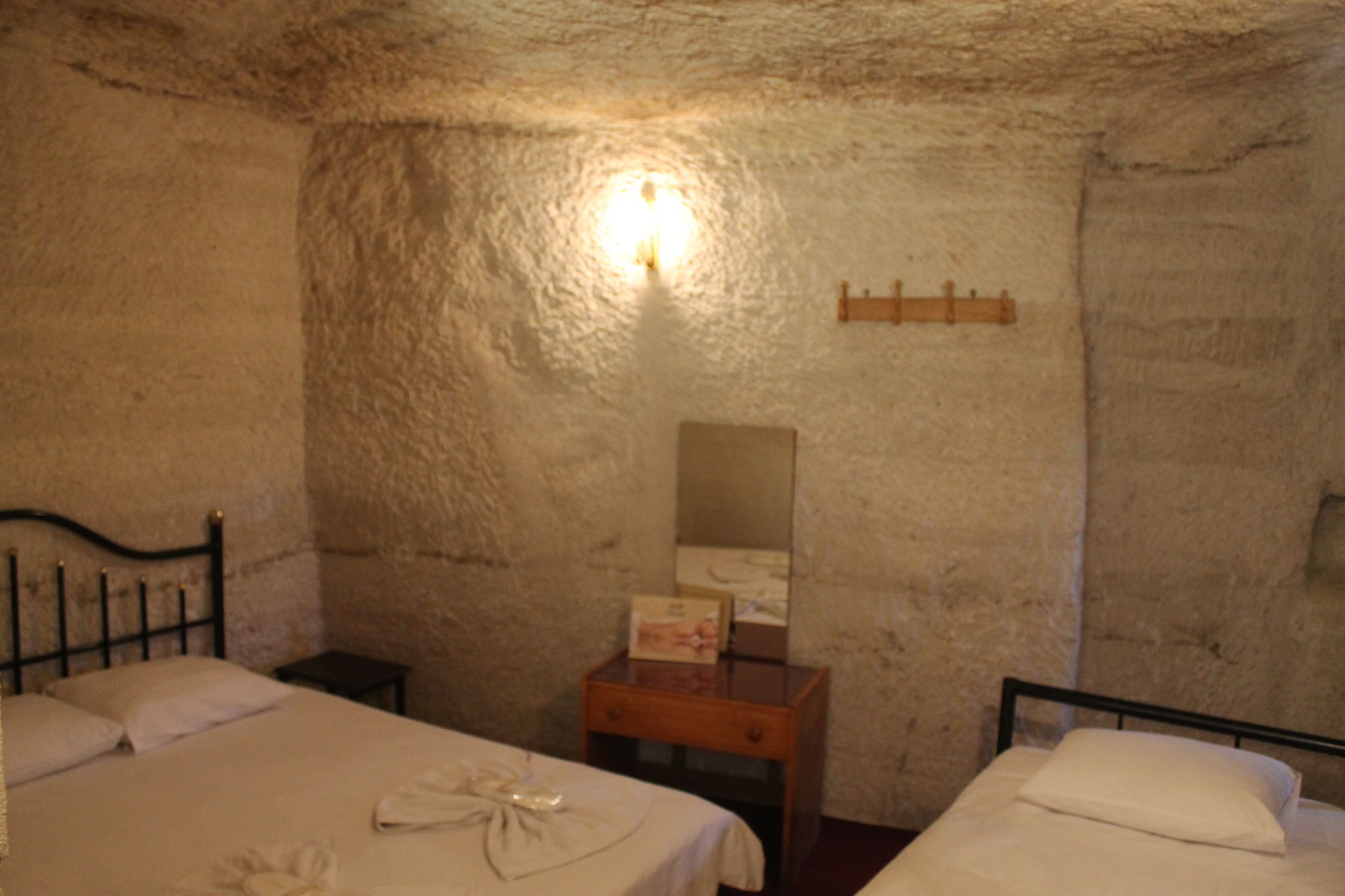 Yasin'S Place Backpackers Cave Hostel Goreme Exterior photo